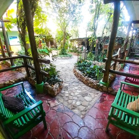 Hostal Dona Chava Педерналес Екстериор снимка