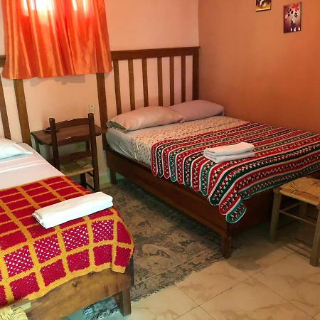 Hostal Dona Chava Педерналес Екстериор снимка