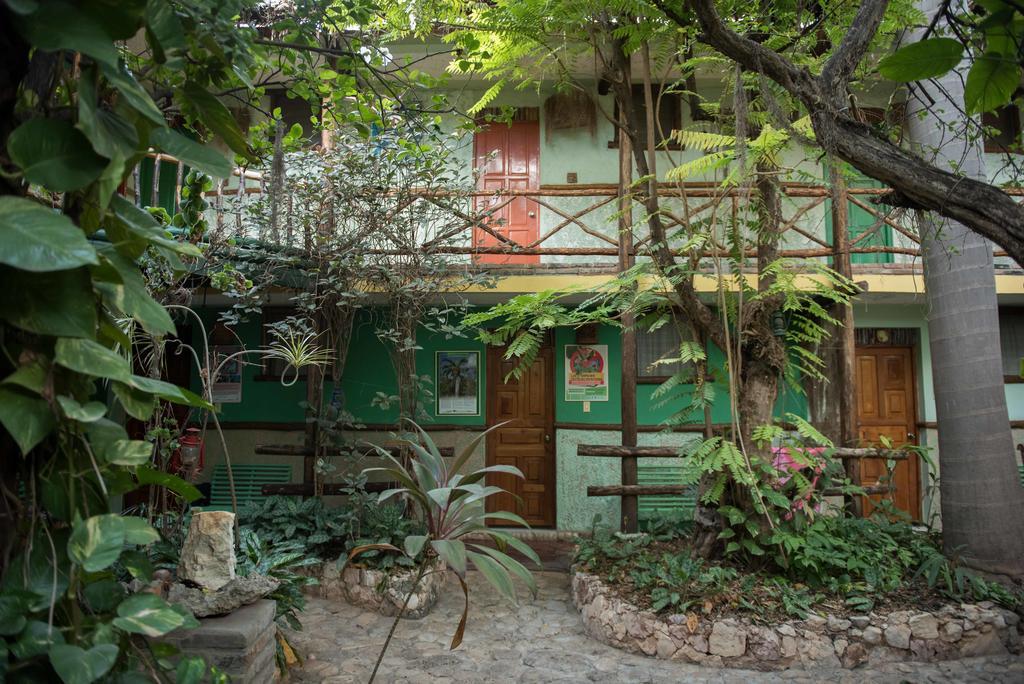 Hostal Dona Chava Педерналес Екстериор снимка