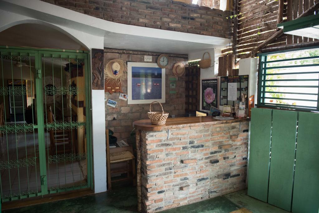 Hostal Dona Chava Педерналес Екстериор снимка