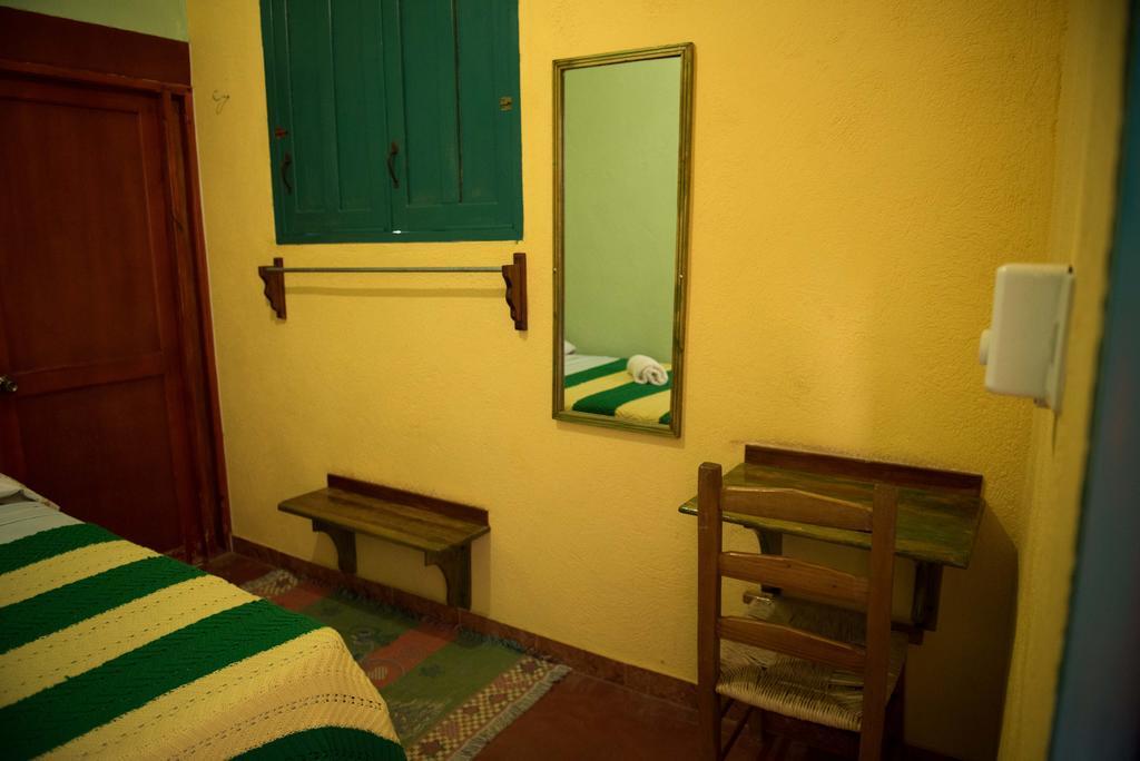 Hostal Dona Chava Педерналес Екстериор снимка