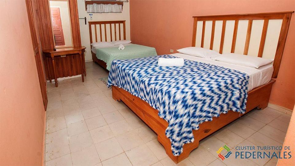 Hostal Dona Chava Педерналес Екстериор снимка