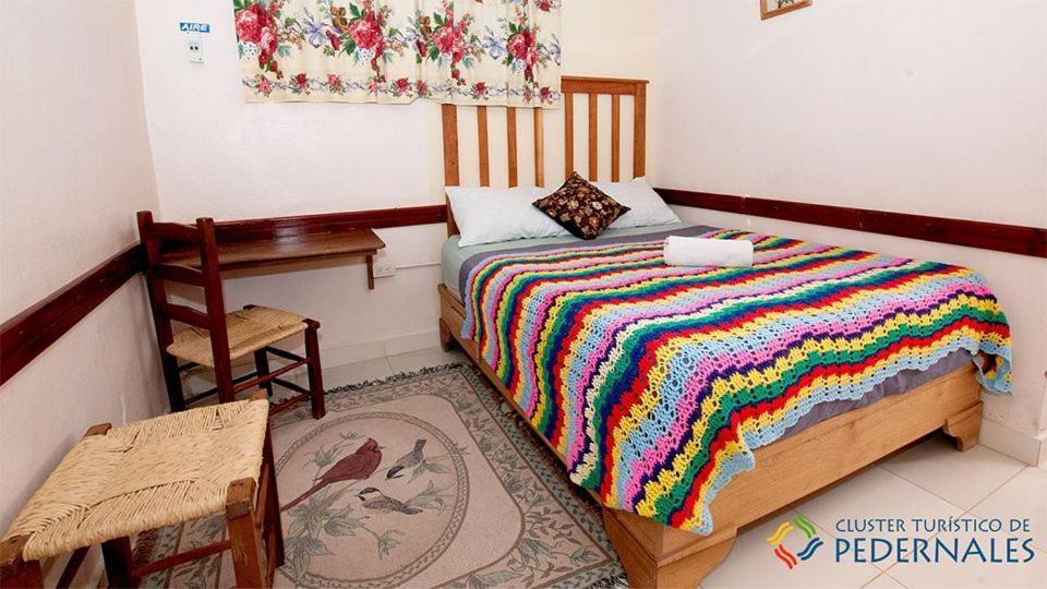 Hostal Dona Chava Педерналес Екстериор снимка